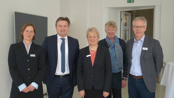 Minister Manne Lucha und der Vorstand